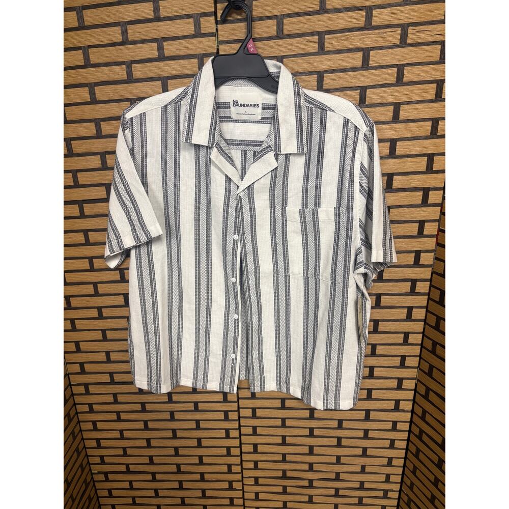 No Boundaries White And Black Stripe Short Sleeve Button Down Size XL